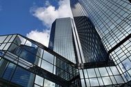 Deutsche Bank продаст свои акции на 9 миллиардов евро