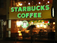 Работники Starbucks проведут первую в истории сети забастовку