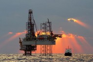 Эксперты: если нефть подешевеет, РФ ждут социальные проблемы