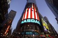 Индекс Nasdaq впервые с 2000 года превысил 3000 пунктов