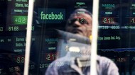 Цена акции Facebook опустилась ниже 30 долларов