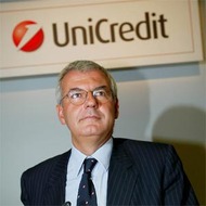 Бывшего главу UniCredit вызвали в суд