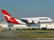 Акции Qantas впервые опустились в цене ниже 1 доллара