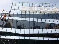 Adidas закроет свою единственную фабрику в Китае