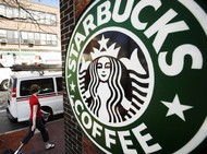 Сеть кофеен Starbucks выпустила подарочные карты из стали